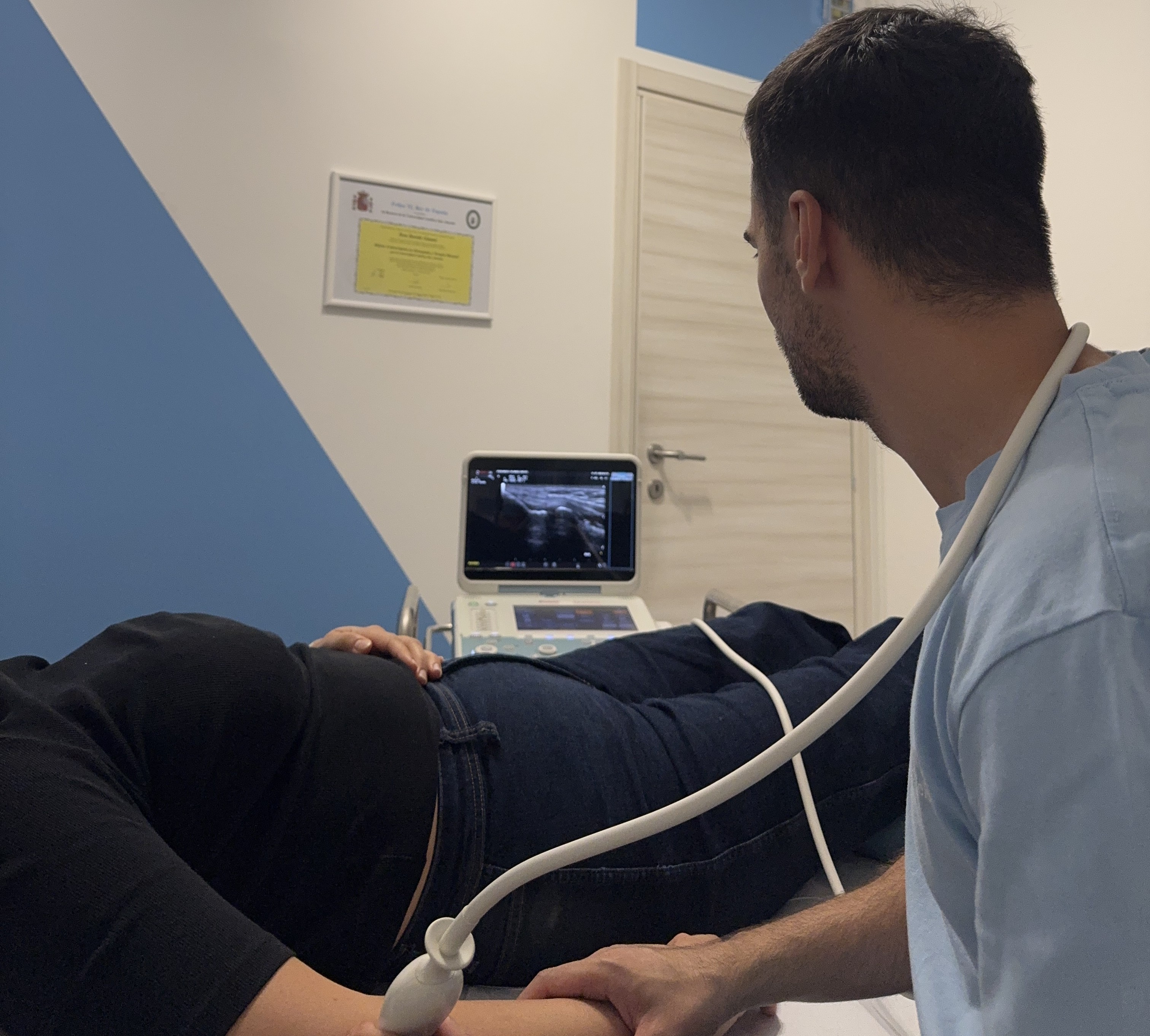 Séance de physiothérapie au cabinet PhysioÉvolution Sàrl